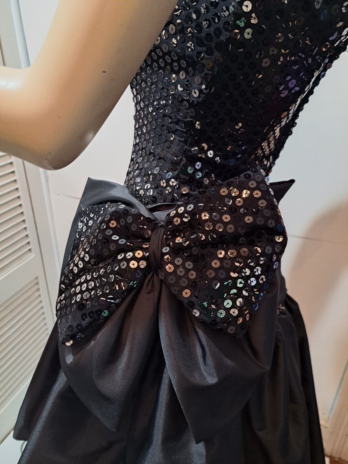 VTG 1980s Black SEQUINED BIG BOW Asymmetrical Hem Strapless PROM PARTY DRESS 5/6
