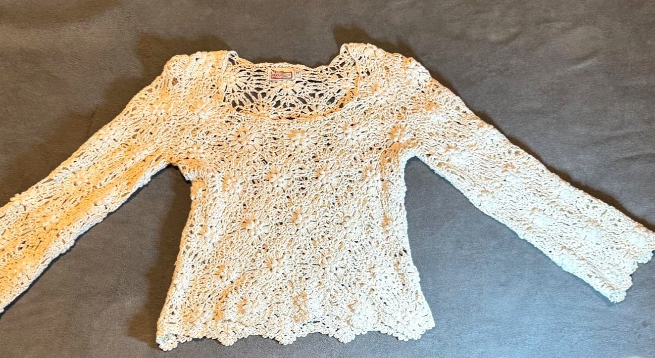 Vintage 90s St. Tropez Hand Crocheted Floral Lace Sweater Top Ivory Boho Cottage