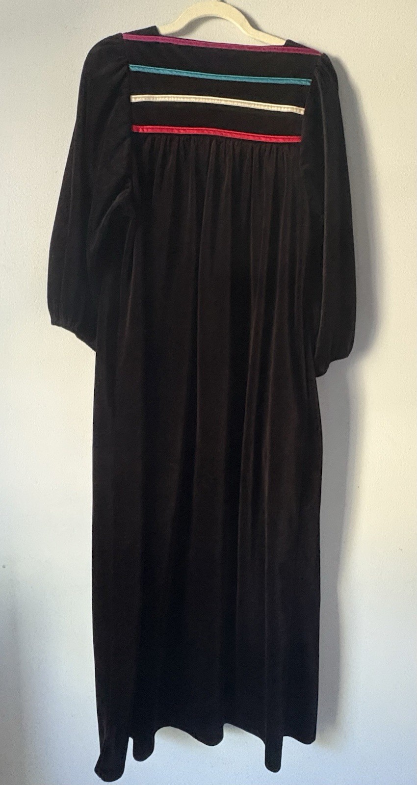 Vtg Louisa Black Velour Cozy Housecoat Robe Zip Button Pockets USA Made 12-14