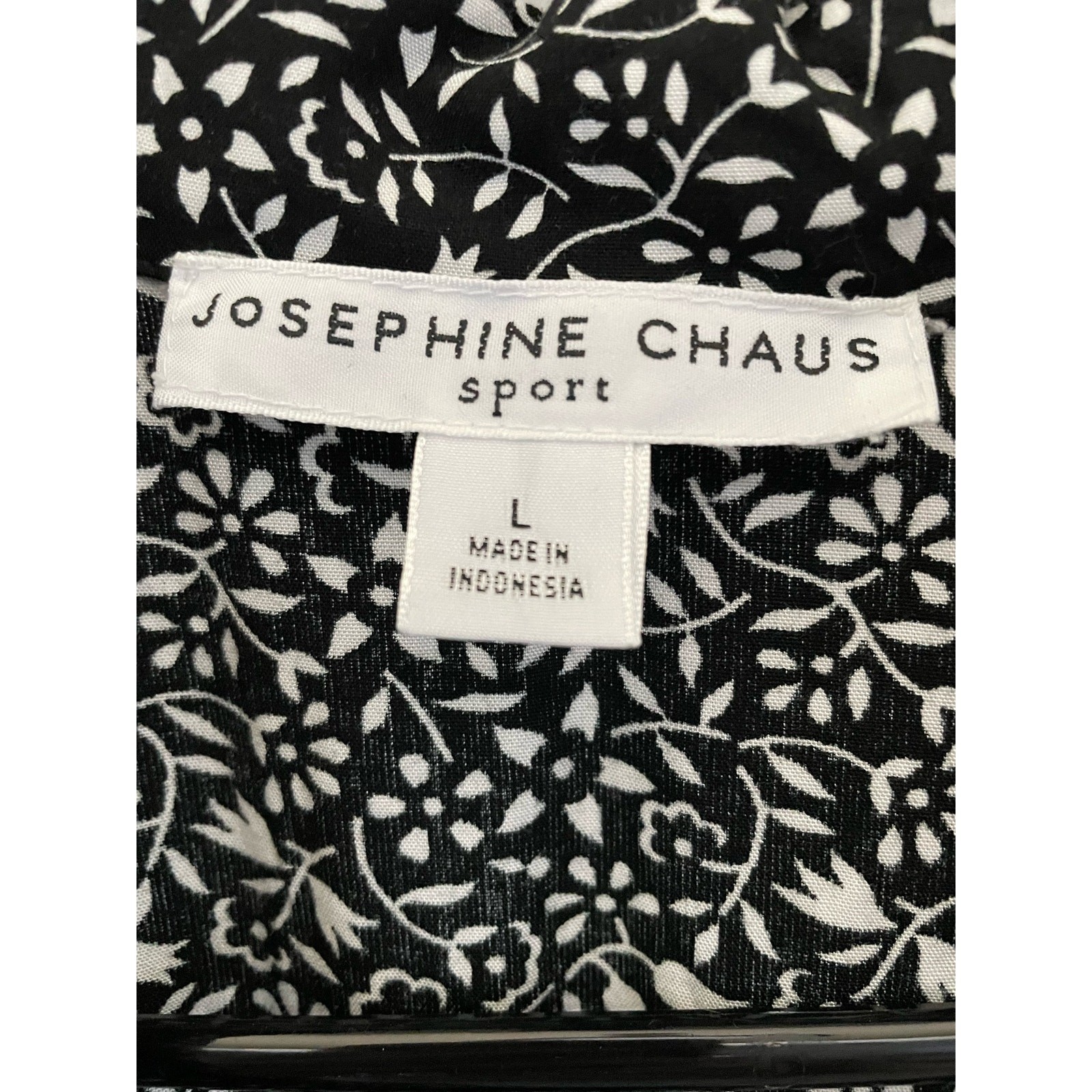 Josephine Chaus Sport Black w/ White Flower Print Tie Front Crop Shirt Large