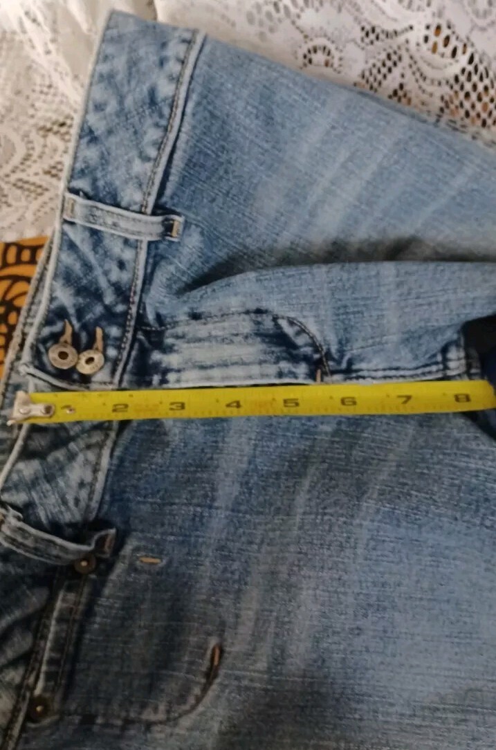 VINTAGE PRE-LOVED 29/33 SILVER JEANS FLARED 97% COTTON 3% LYCRA MADE IN CANADA