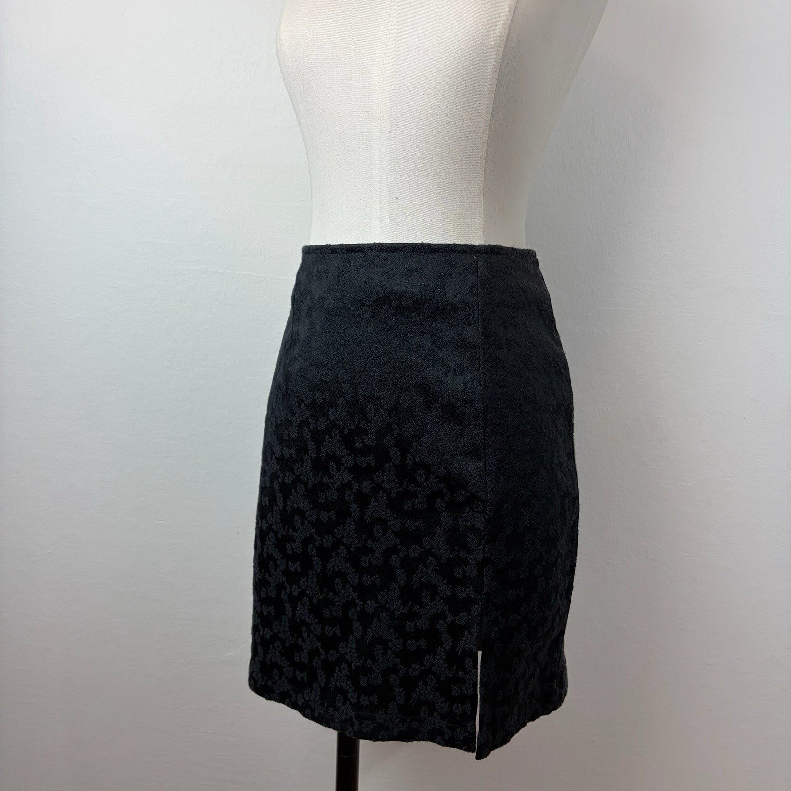 90’s Floral Jacquard Woven Stretch Skirt Slit Satin California Influence Black