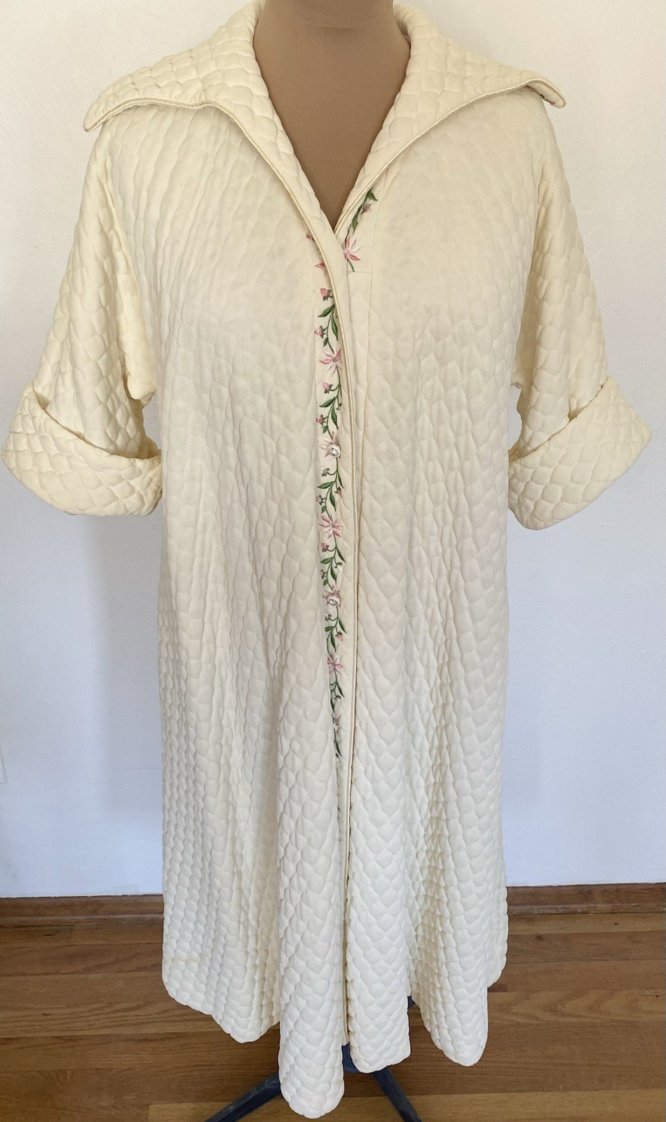 Vintage 60s Quilted Bathrobe *Large* EVELYN PEARSON Ivory Nylon Embellished