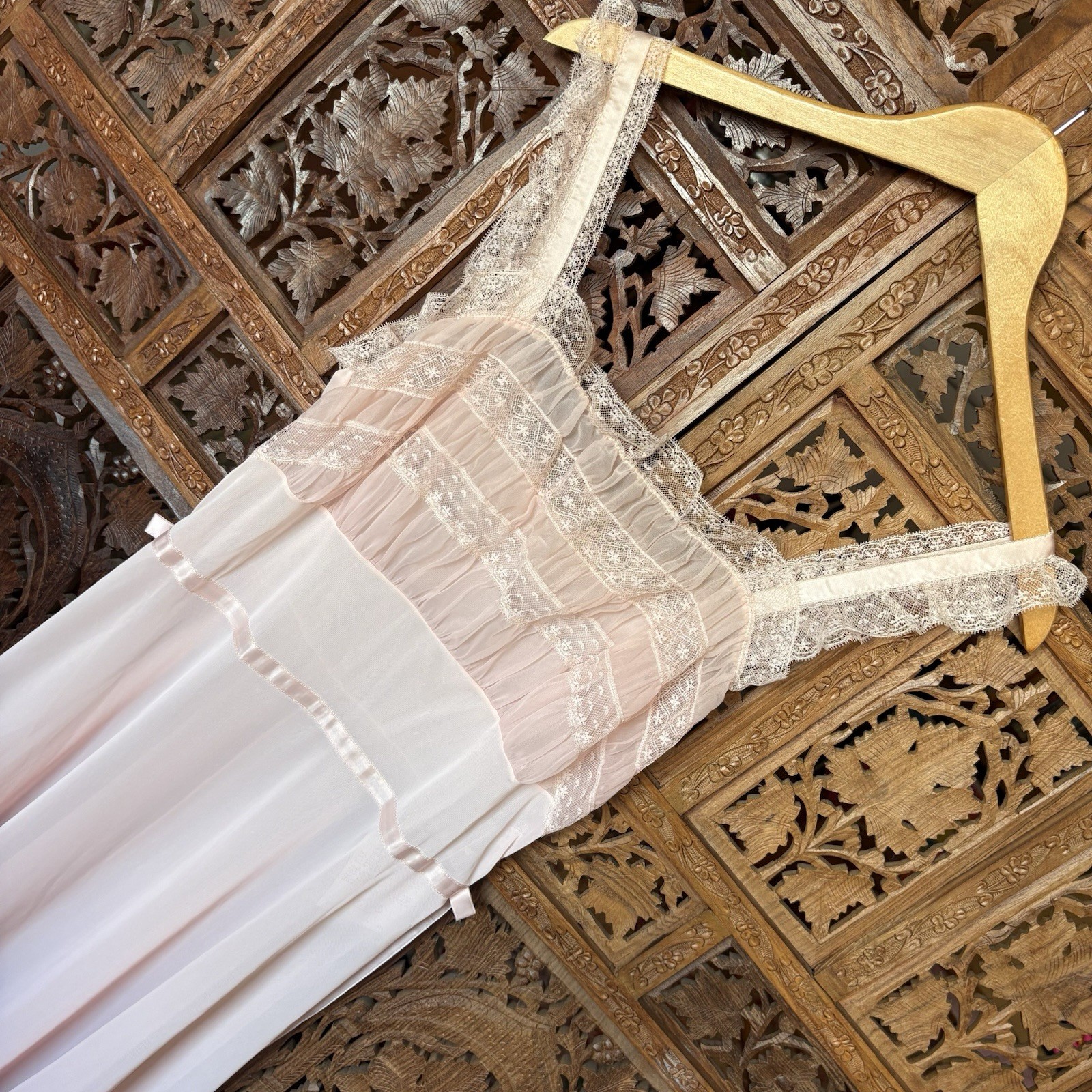 VtG Deadstock Luxite 40s 50s Romantic Pale Pink Nightgown Lace Bridal Slip Dress