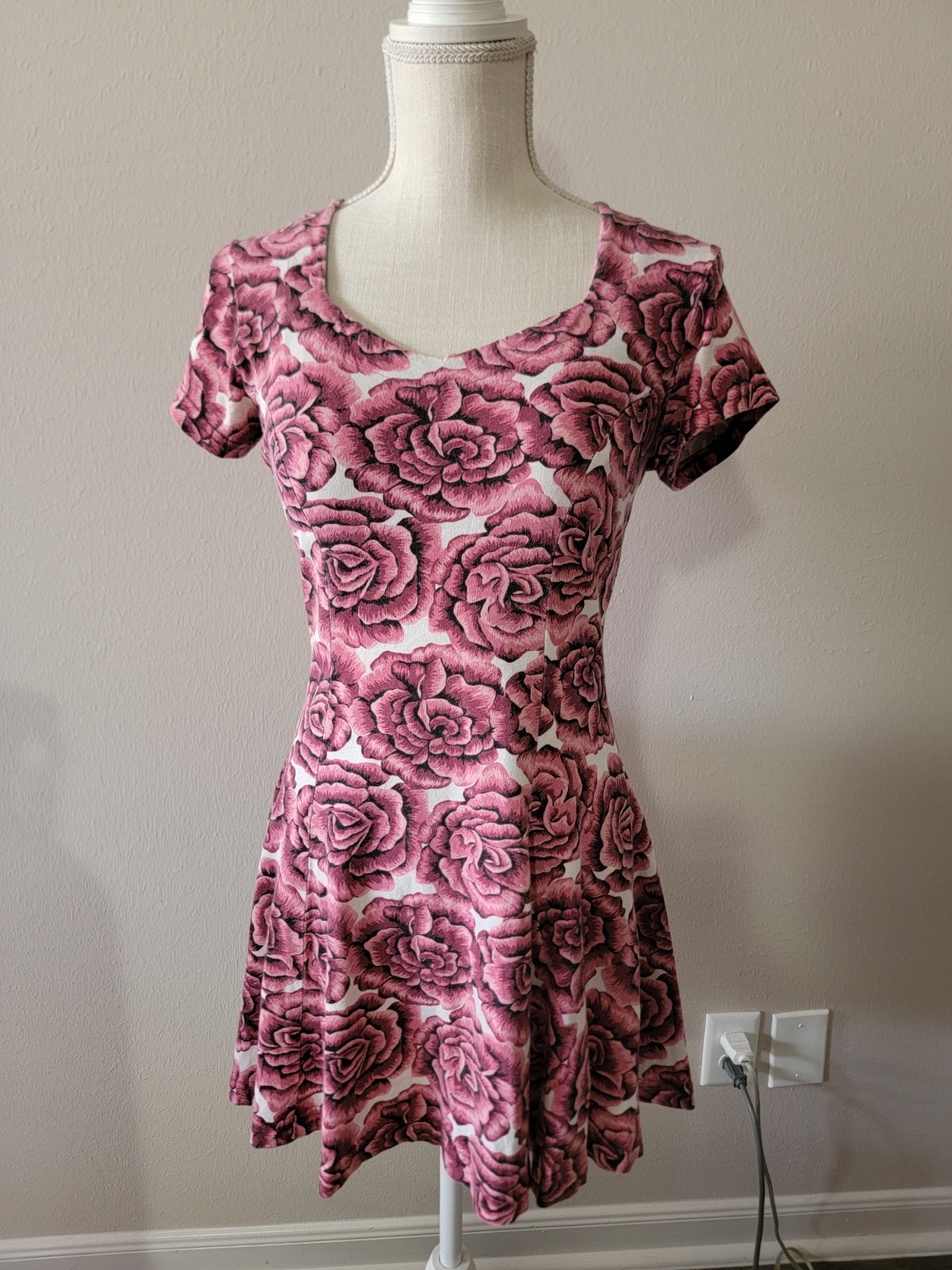 Vintage 80s Pink Floral Dress XS Sweetheart Neckline Fit & Flare Wet Seal