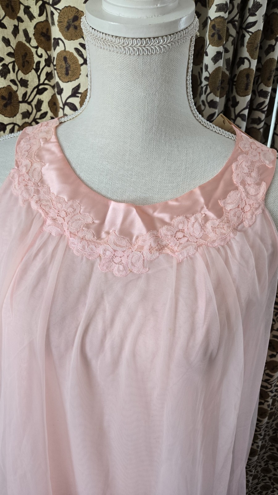 Vtg Gossard Artemis Coral Pink Chiffon Nylon Nightgown Size Small NWT NEW