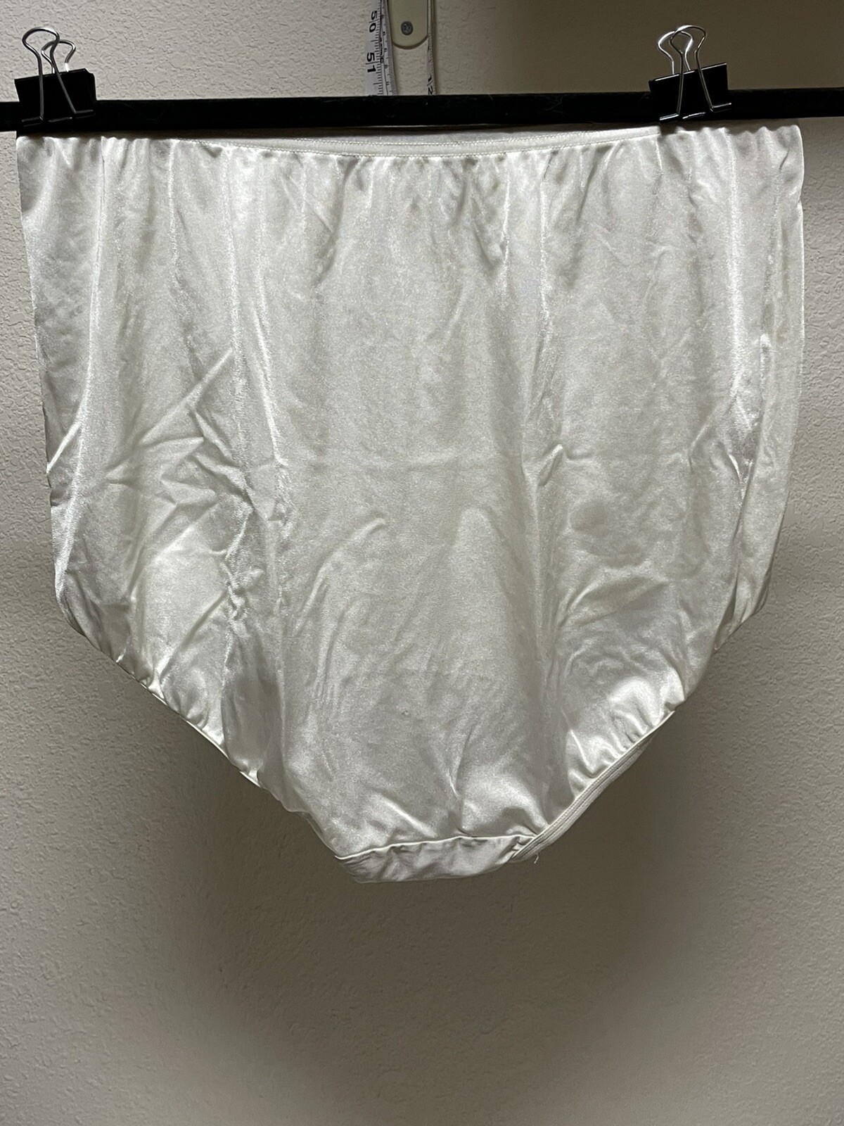 VTG Vanity Fair Panties Butter Soft Nylon Second Skin Hi-Cut Panty Briefs 7/44