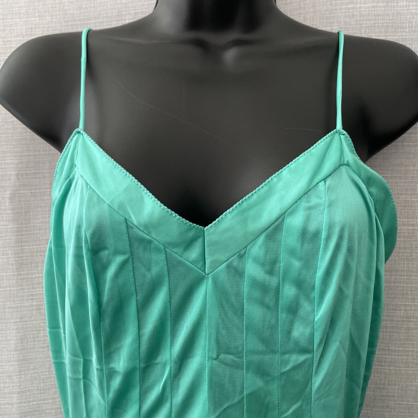 Vintage Carol Hochman for CHEVETTE Green Nightgown ILGWU tag 100% Nylon 50” Long