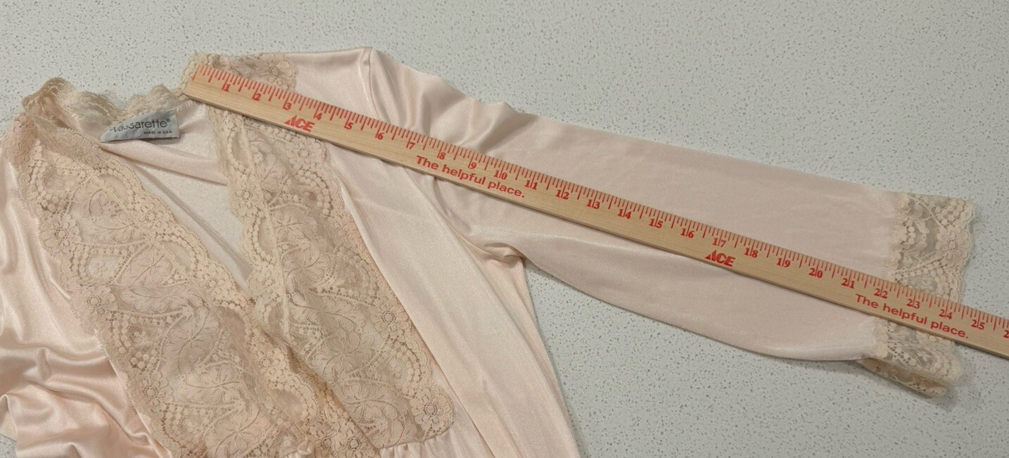 Vassarette Women’s VTG Pink Lace Trim Long Wrap Robe Lingerie & Nightgown S/M