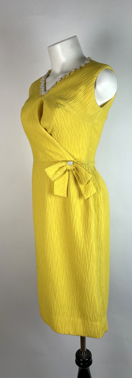Vtg 60s Mod Canary Yellow CARNIVAL sheath dress + Bow and Appliques S 32″ Bust
