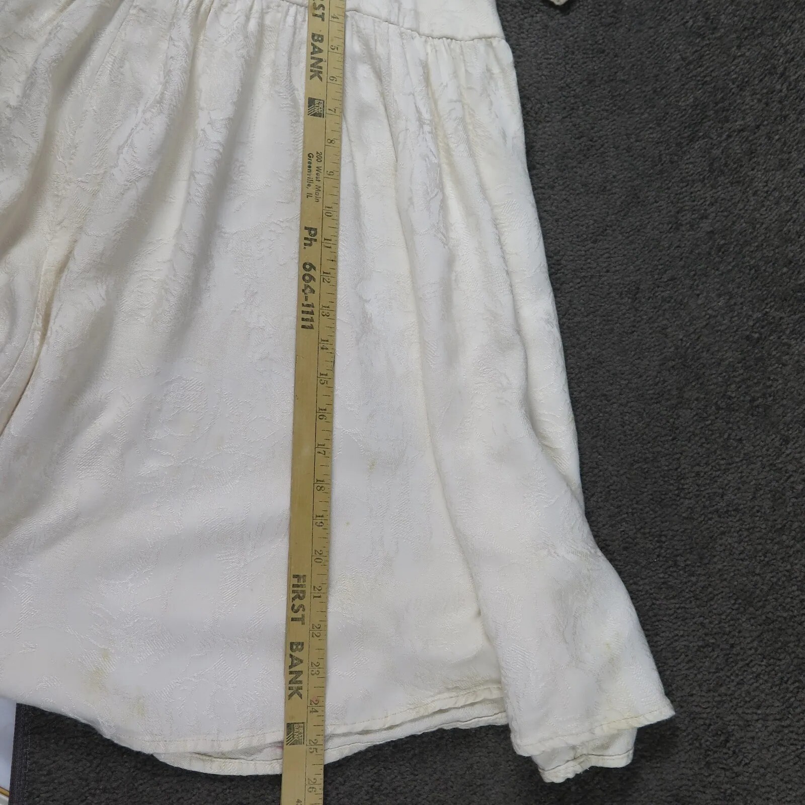Vtg Cream Lace Dress Women’s size 5/6 Unbranded 80’s Soft Fabric Padded Shoulder