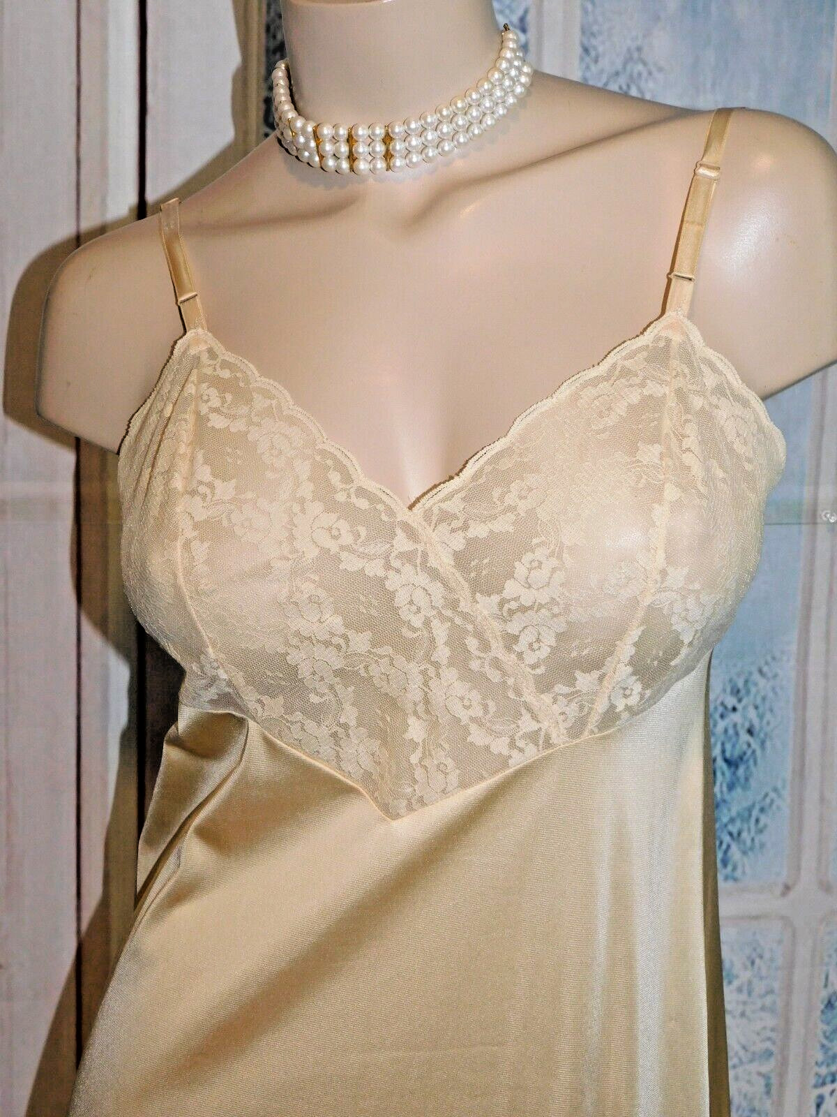 Vntg Champagne Nylon and Lace Full Slip Petticoat 34 approx 40″ length