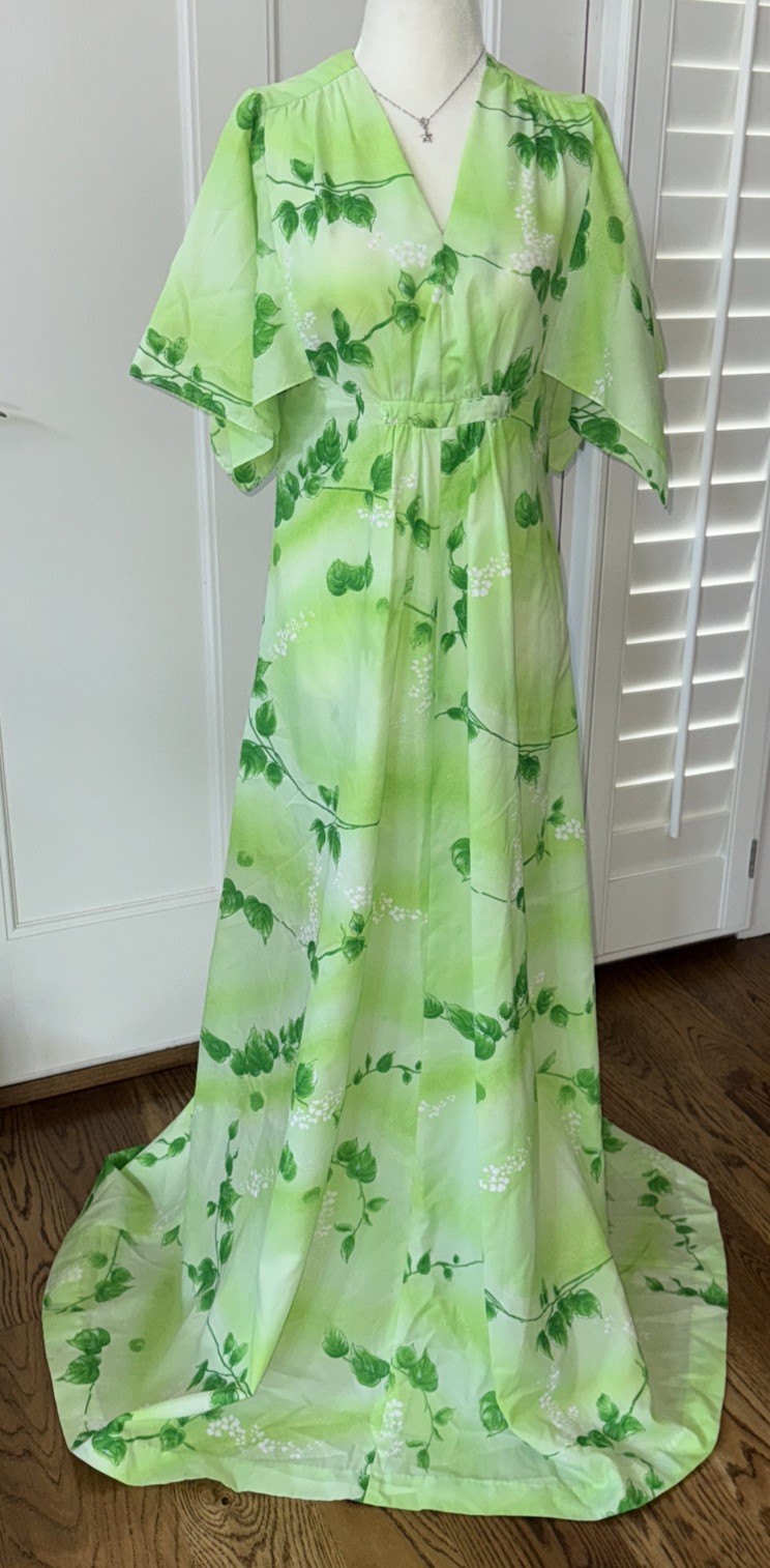 Vtg Mildreds of Hawaii 70s Mid Mod Lime Green Floral Kaftan Dress Muumuu Caftan