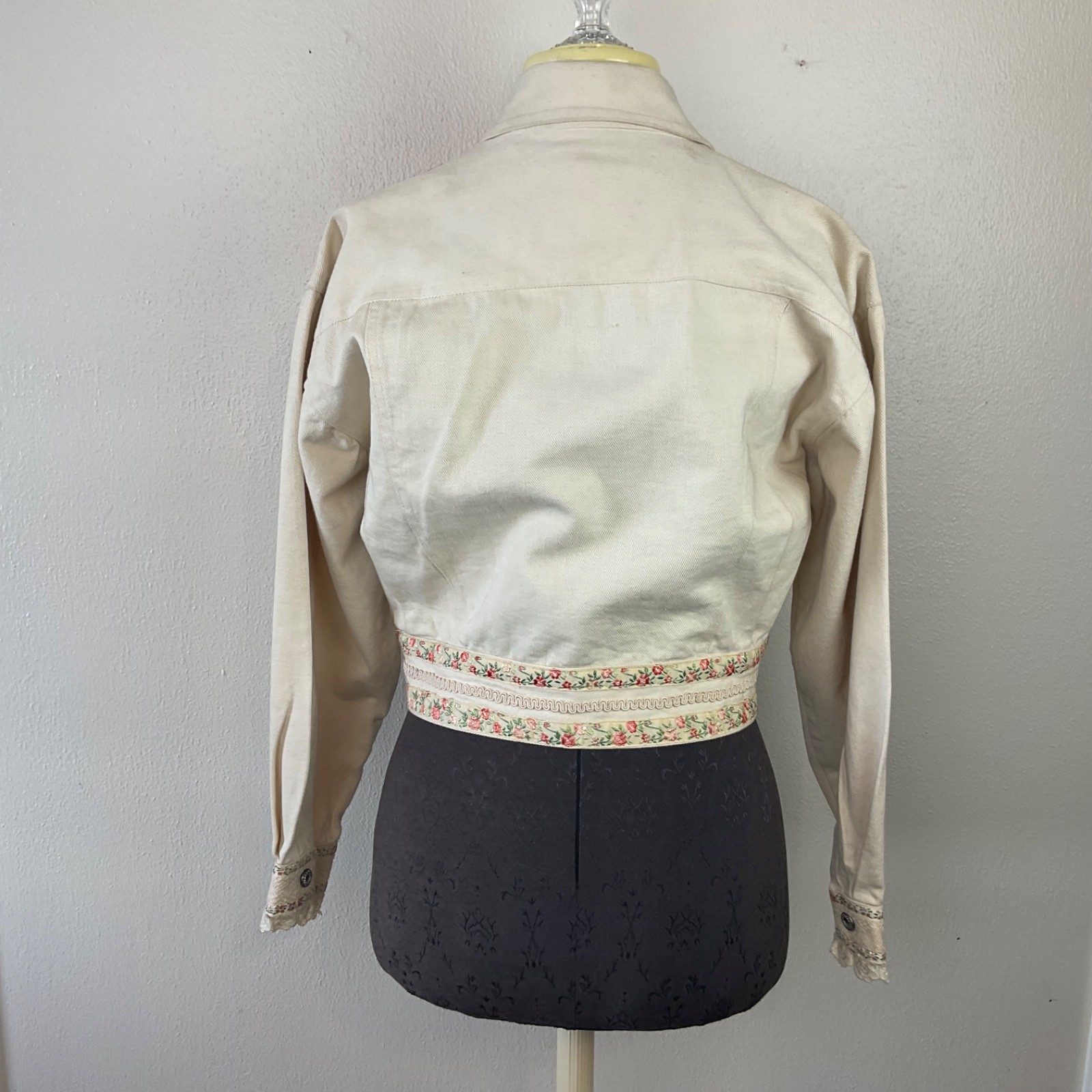 Vtg 90’s Joujou Cream Cropped Denim Jacket Lace Ribbon Tassels Embellished Sz M