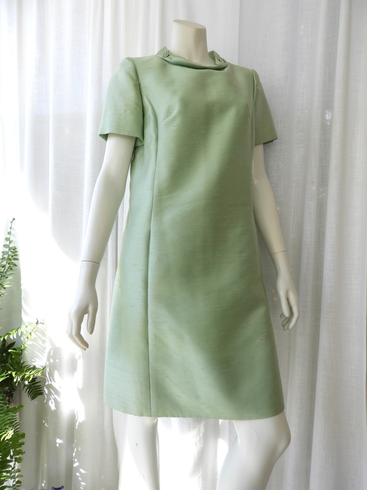 Vtg 1960’s Raw Silk Sheath Dress Mint Green SS Alison Ayers sz 37/35/38″