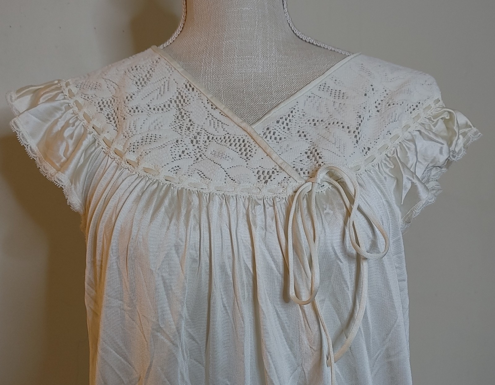 Vintage Vanity Fair White Maxi Nightgown Womens sz Small Made USA Long Gown