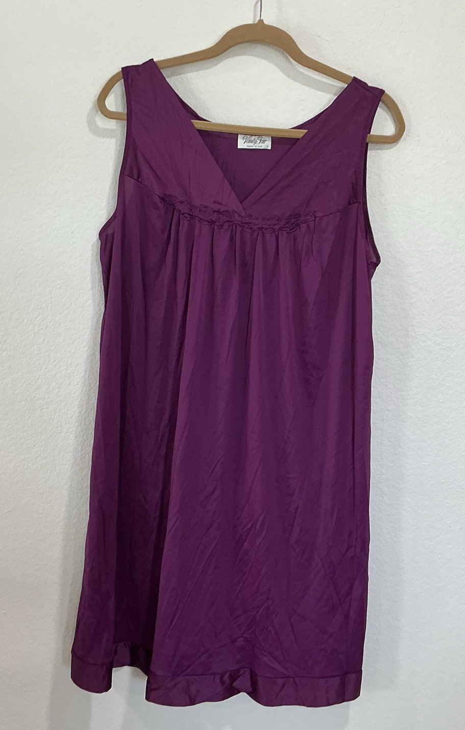 Vtg Vanity Fair Nightgown/Slip Dress Deep Plum Lace V-Neck Sleeveless USA S: L
