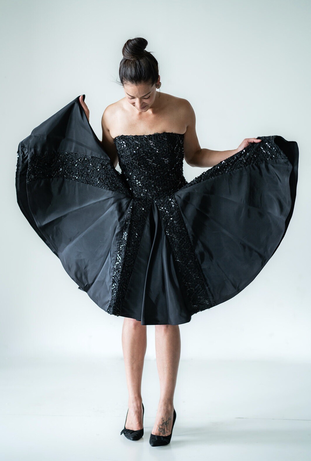 Elegant 1980’s Black Sequin & Ribbon Strapless Dress, XS/S