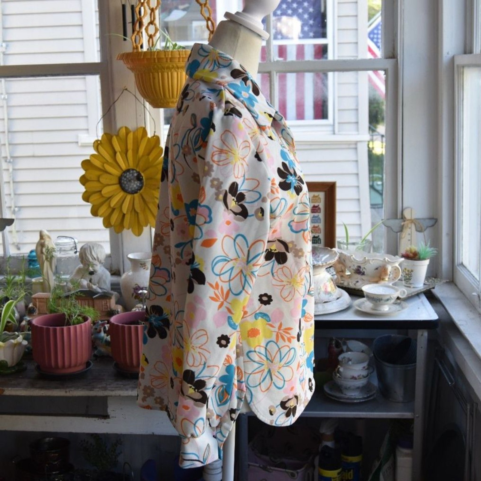 Vintage 70s Floral Mod Polyester Button Front Shirt Blouse White Colorful M
