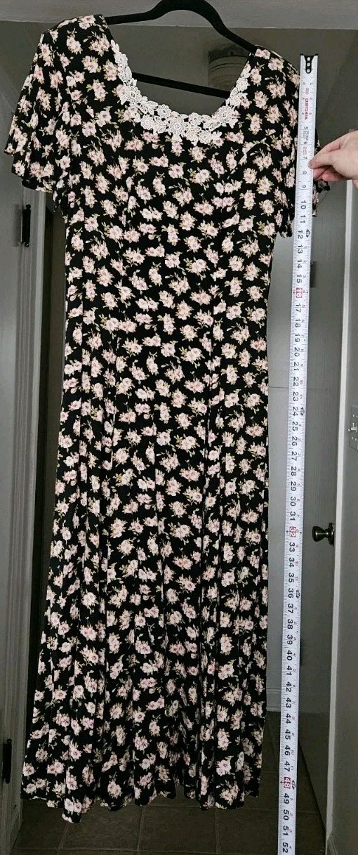 Vintage 80s/ 90s Marnie West Floral Midi Dress Lace Scoop Neck Shoulder Pads 13