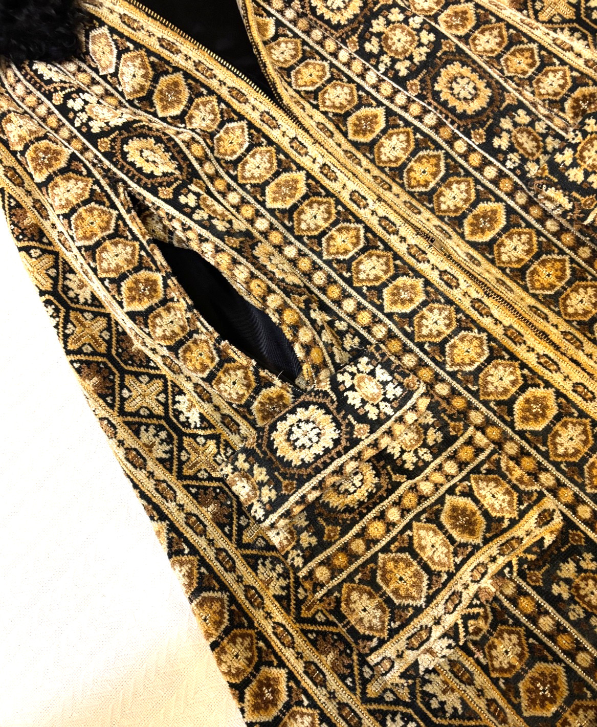 VTG 1960s Tapestry Carpet Cape Coat Boho Fur Trim Hood Lined Zipper & Sash