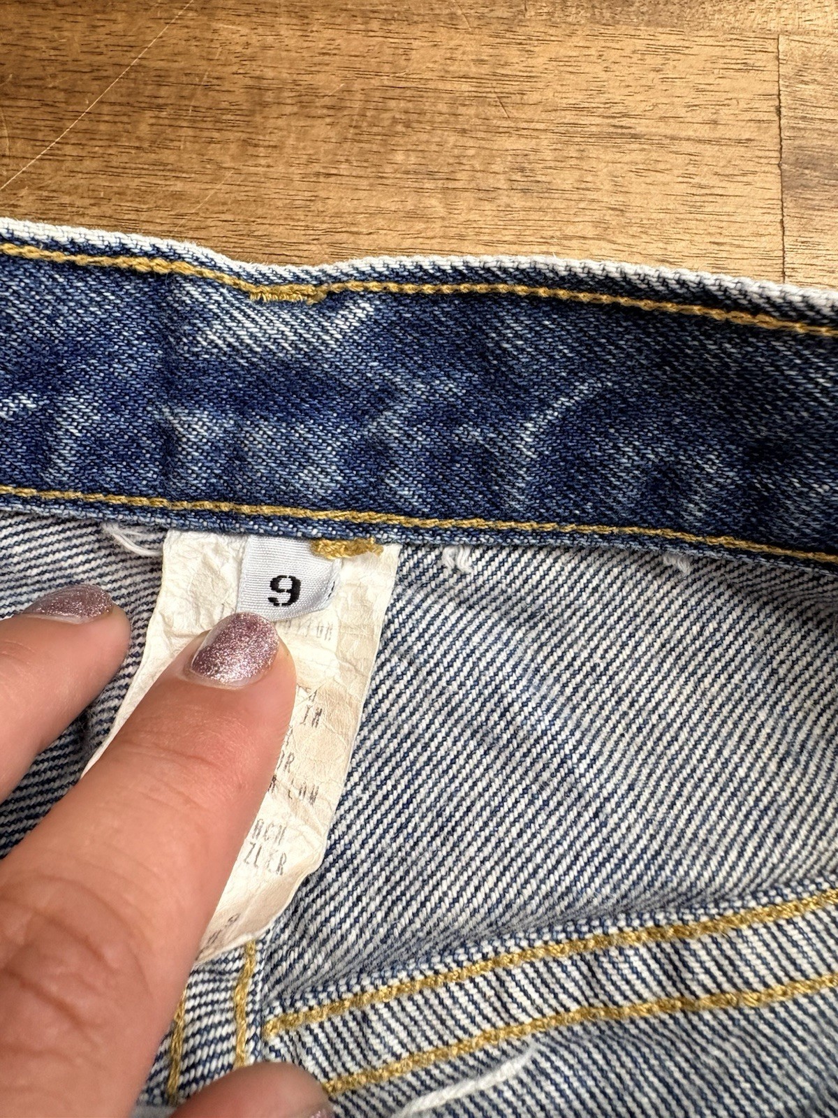 Vintage 80s 90s Women’s High Waisted Denim Light Wash Cuff Shorts Retro Size 9