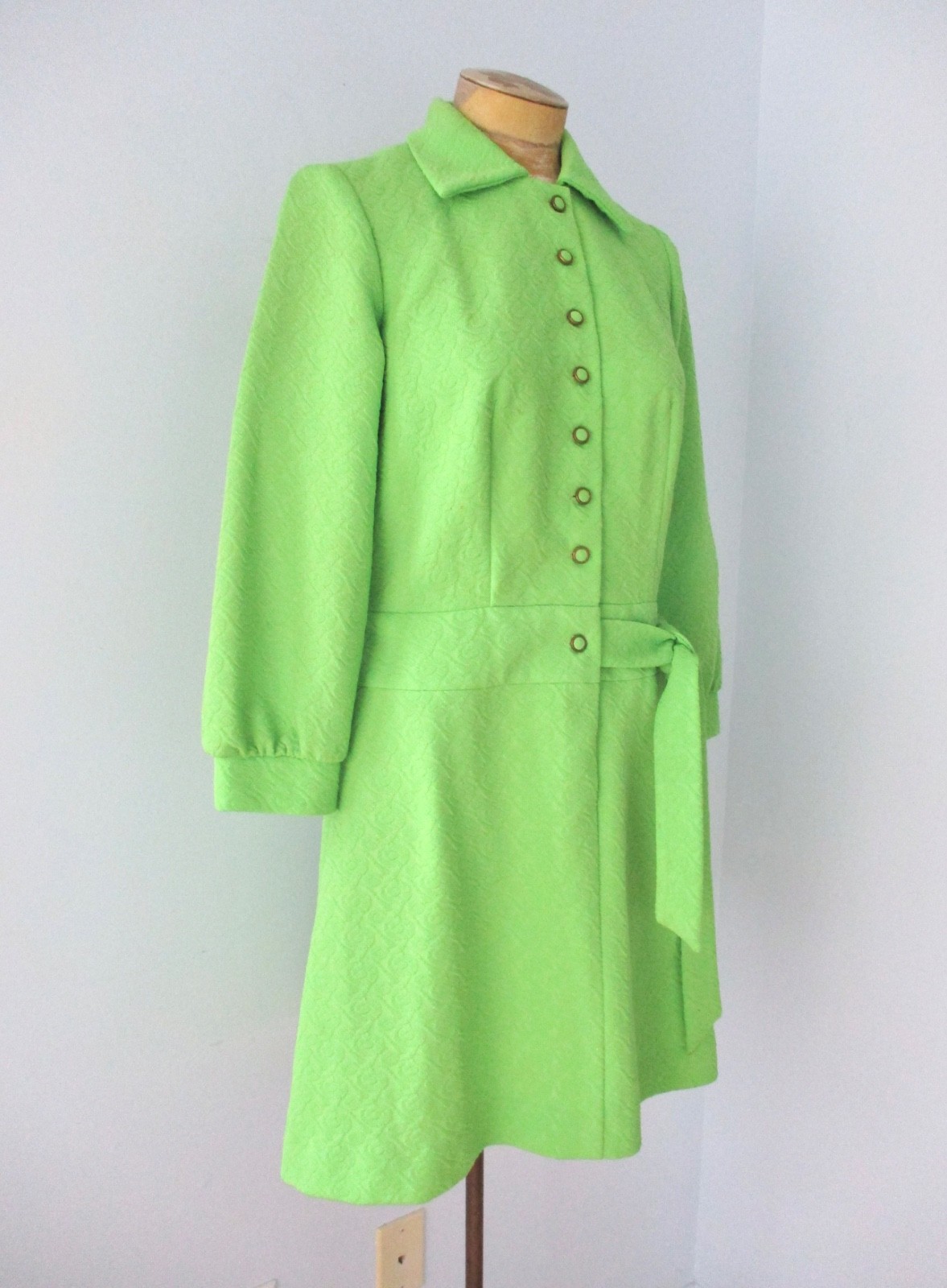 Vtg 60s 70s mod lime green geometric textured poly knit day dress side sash S/M