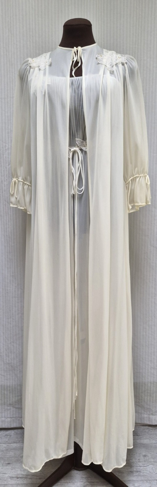 Vintage 2 Piece KICKERNICK Restware Ivory PEIGNOIR Robe & Nightgown -Size S- EUC