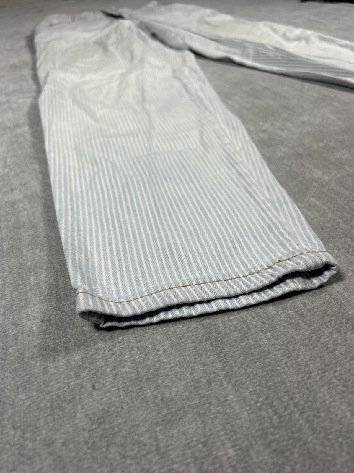 Woman’s Zena Size 4 Light pinstripe denim jeans Vintage