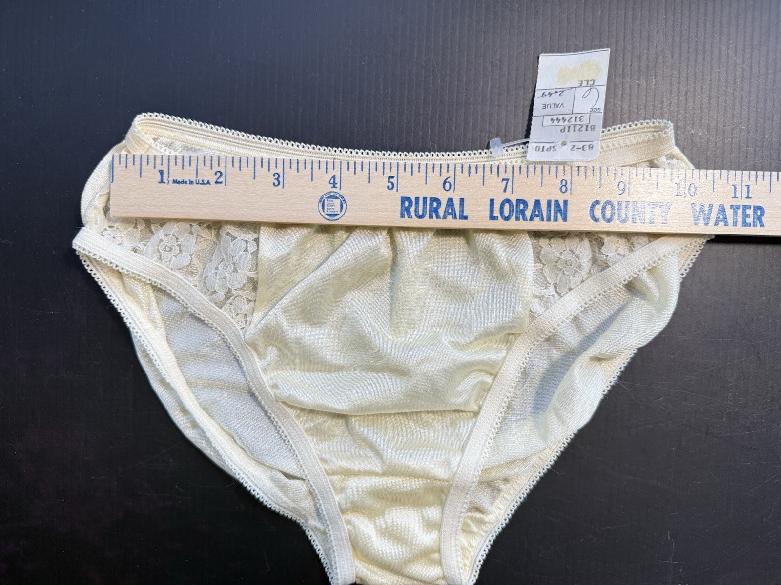 VINTAGE 90s Y2K COMMOTION NYLON & LACE BEIGE PANTY SIZE 6 NOS HIGH CUT