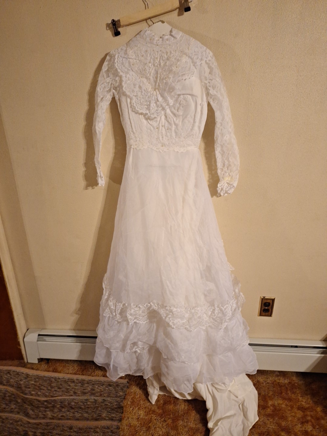 VINTAGE 1980S LACE WEDDING DRESS WITH BEADWORK WITH SLIP, VEIL,AND PURPLE GARTER
