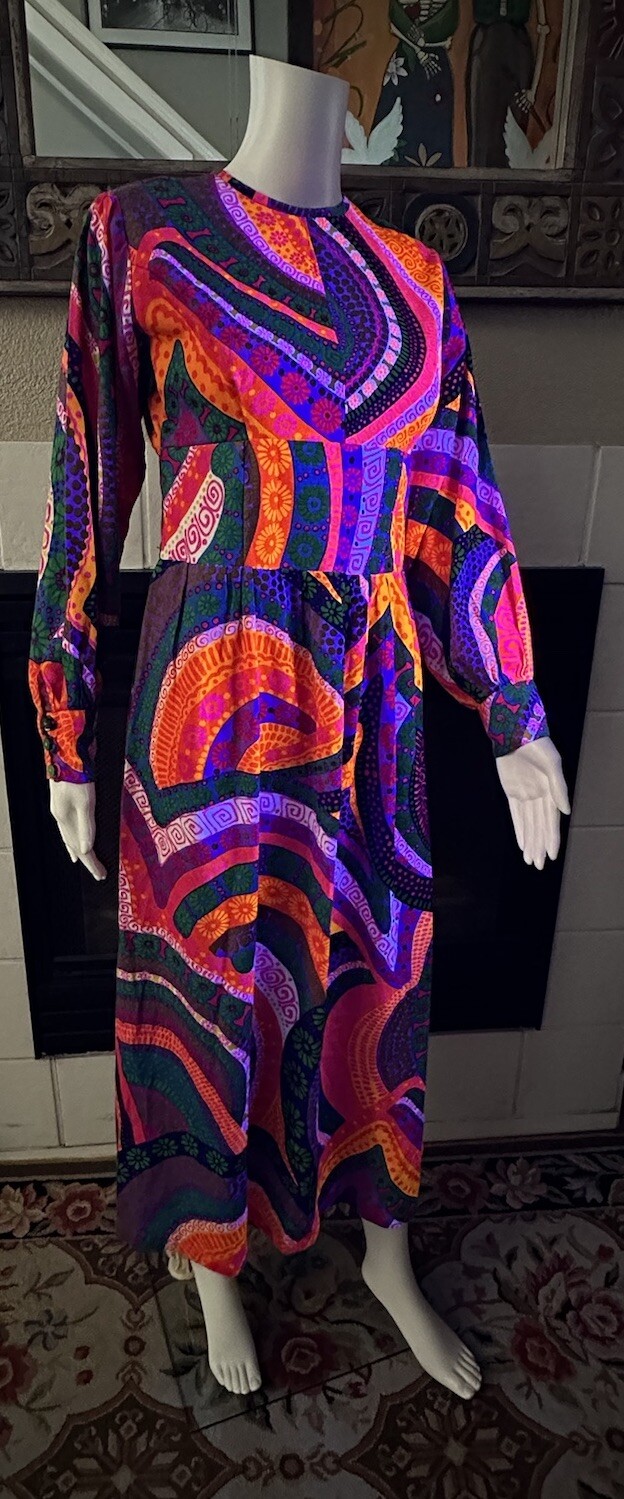 VTG 60’s Mod Hippie Maxi Dress Groovy Psychedelic Pattern Armpit-armpit 17” Sm