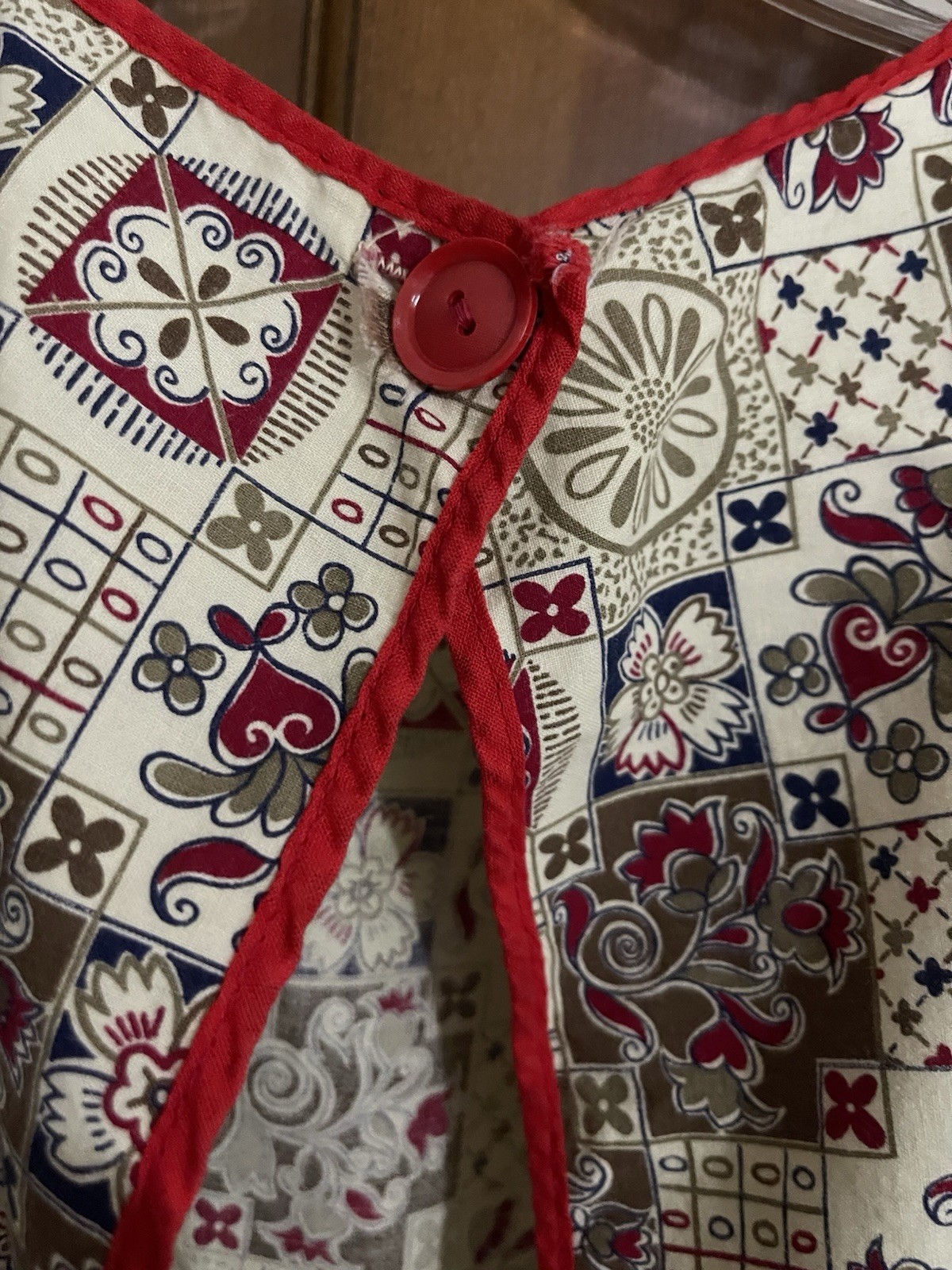 Vintage Craft Apron Smock Back Button Closure And 2 Waist Ties 2 Front Pockets