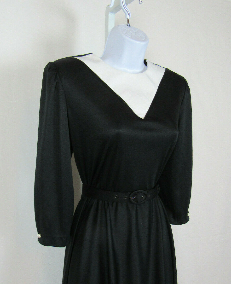 VTG 1960s WHIRLAWAY FROCKS BLACK DRESS & BELT SIZE 6P WHITE COLLAR POLY