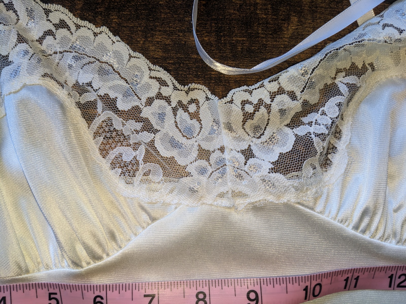 VASSARETTE VINTAGE WOMENS NYLON LACE TRIM SLIP LINGERIE IVORY UNDERGARMENT SZ 38