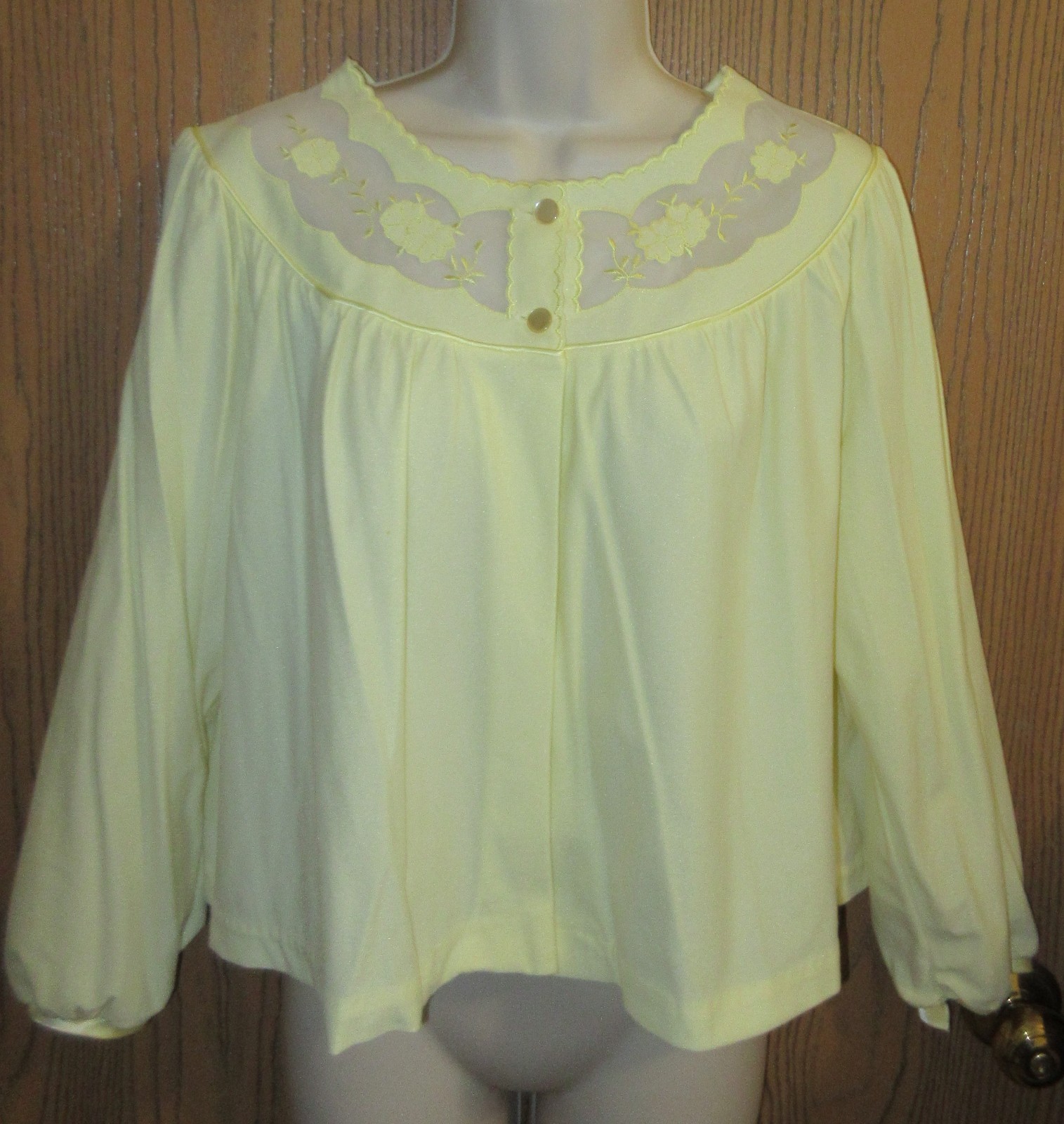 1960’s BED JACKET SCHRANK VANYLAIRE collection BRUSHED nylon WARM sz MEDIUM USA