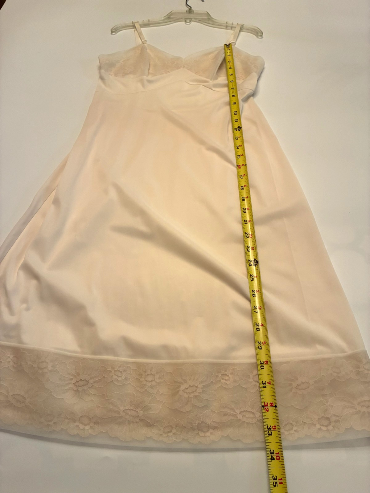 Vintage VANITY FAIR Ivory FULL SLIP Sz 34 L Medium CHIFFON LACE Coquette Nylon