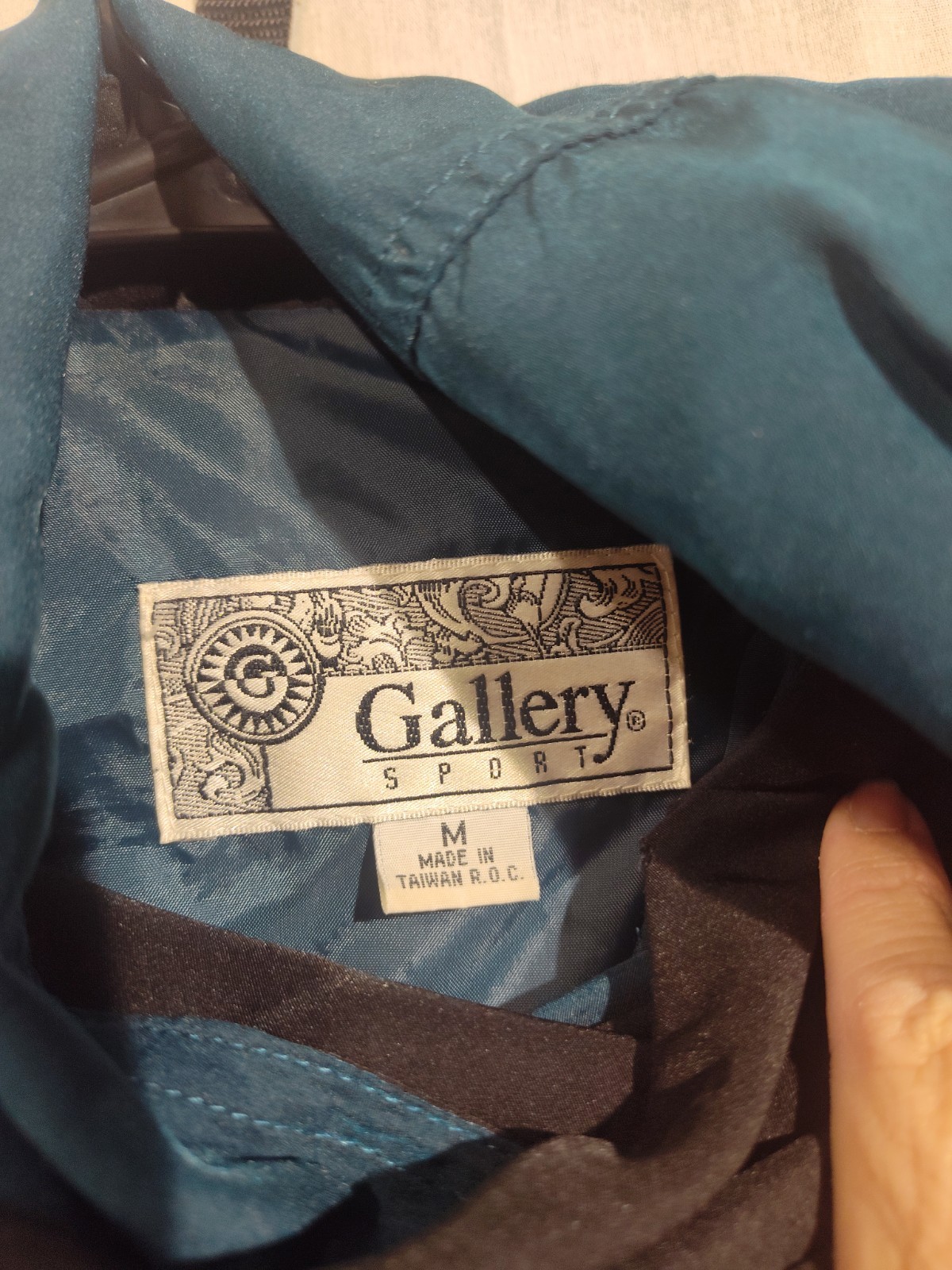 VTG Gallery Sport Aqua Blue Green Sinched Waist and Gold Accent Jacket Size M