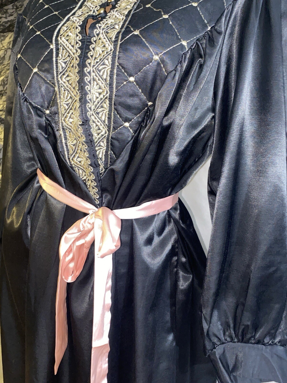 VTG Satin SHINY GOLD NIGHTGOWN POETS ANASTASIA PULLOVER NIGHT DRESS ROBE 44