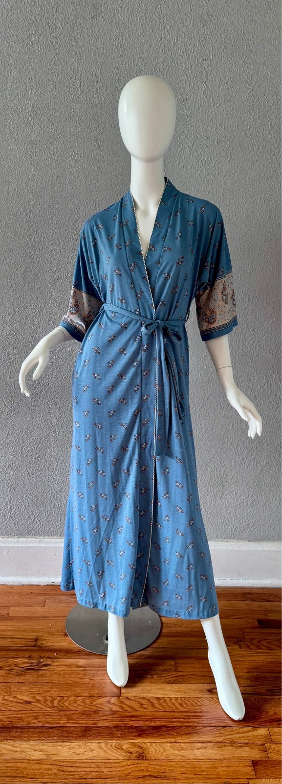 Vintage 70s Paisley TRES BELLE Dolman Sleeve Kimono Robe S
