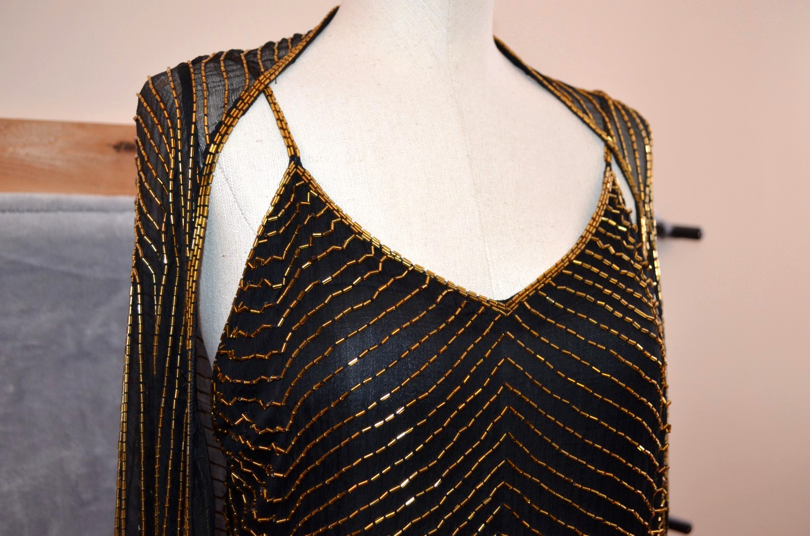 Vanna White Original Silk Bead Tube Dress Womens M w/ Shawl Black & Gold