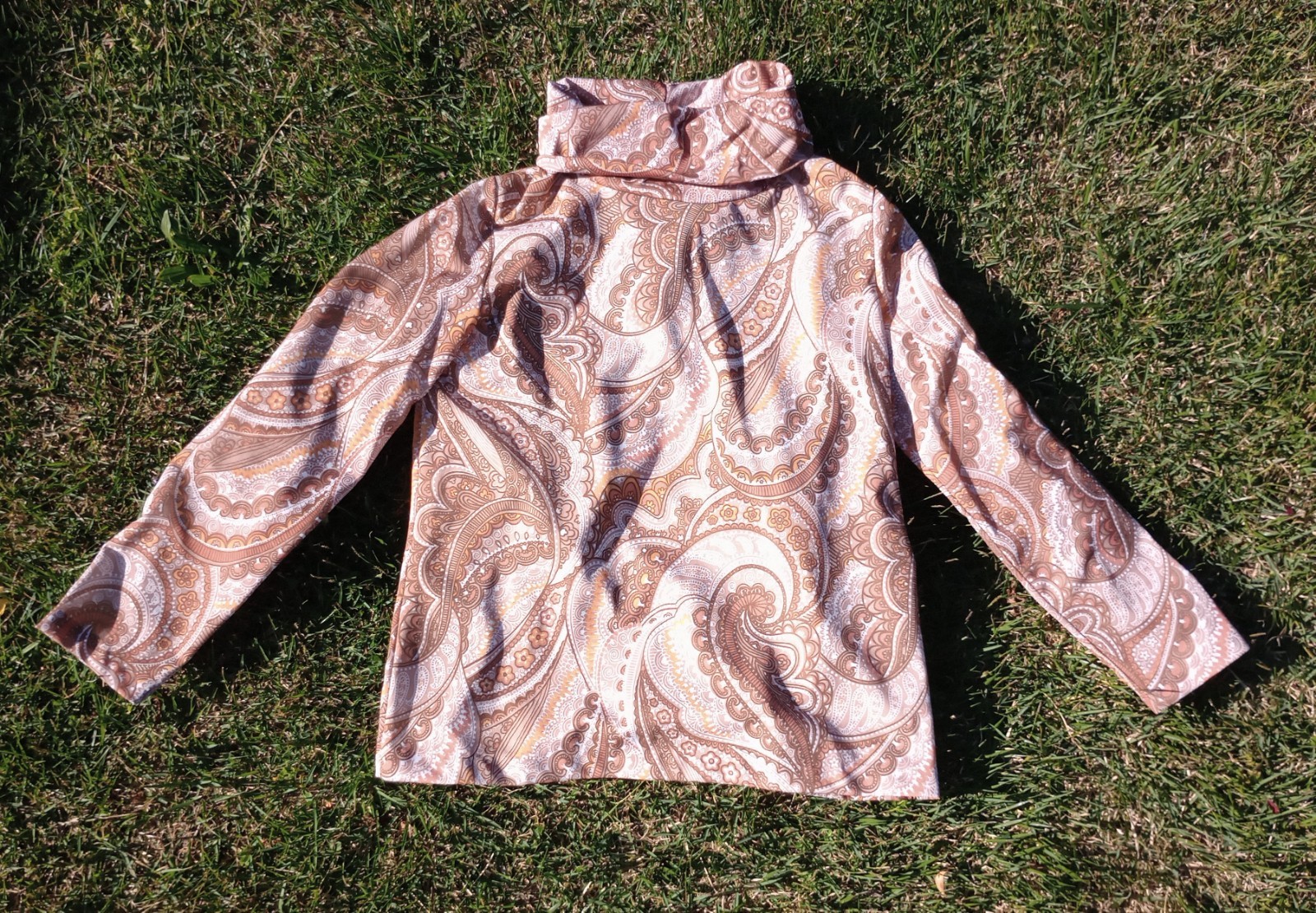 70’s Vintage Paisley Polyester Turtleneck Women’s Size 15/16 Vintage Size
