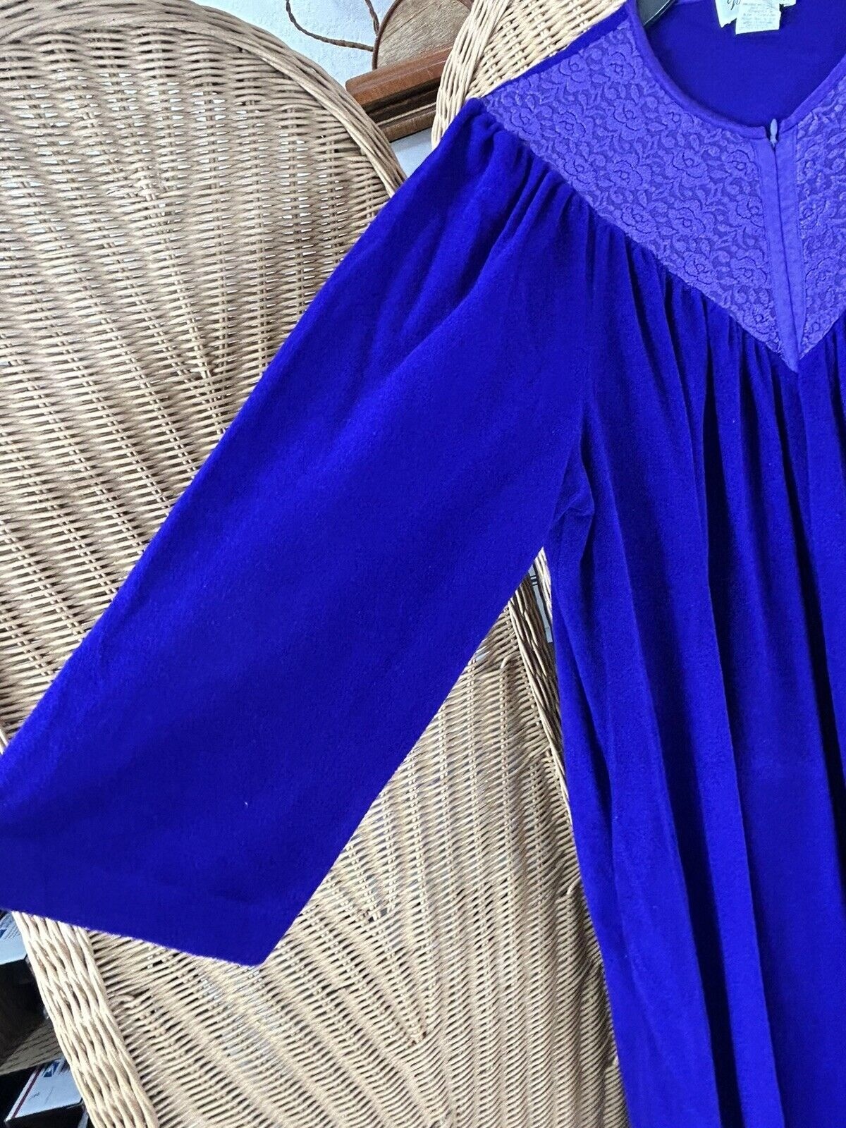 VTG VANITY FAIR Half Zip Fleece Sz Med Purple Embossed Robe Lounger House Coat