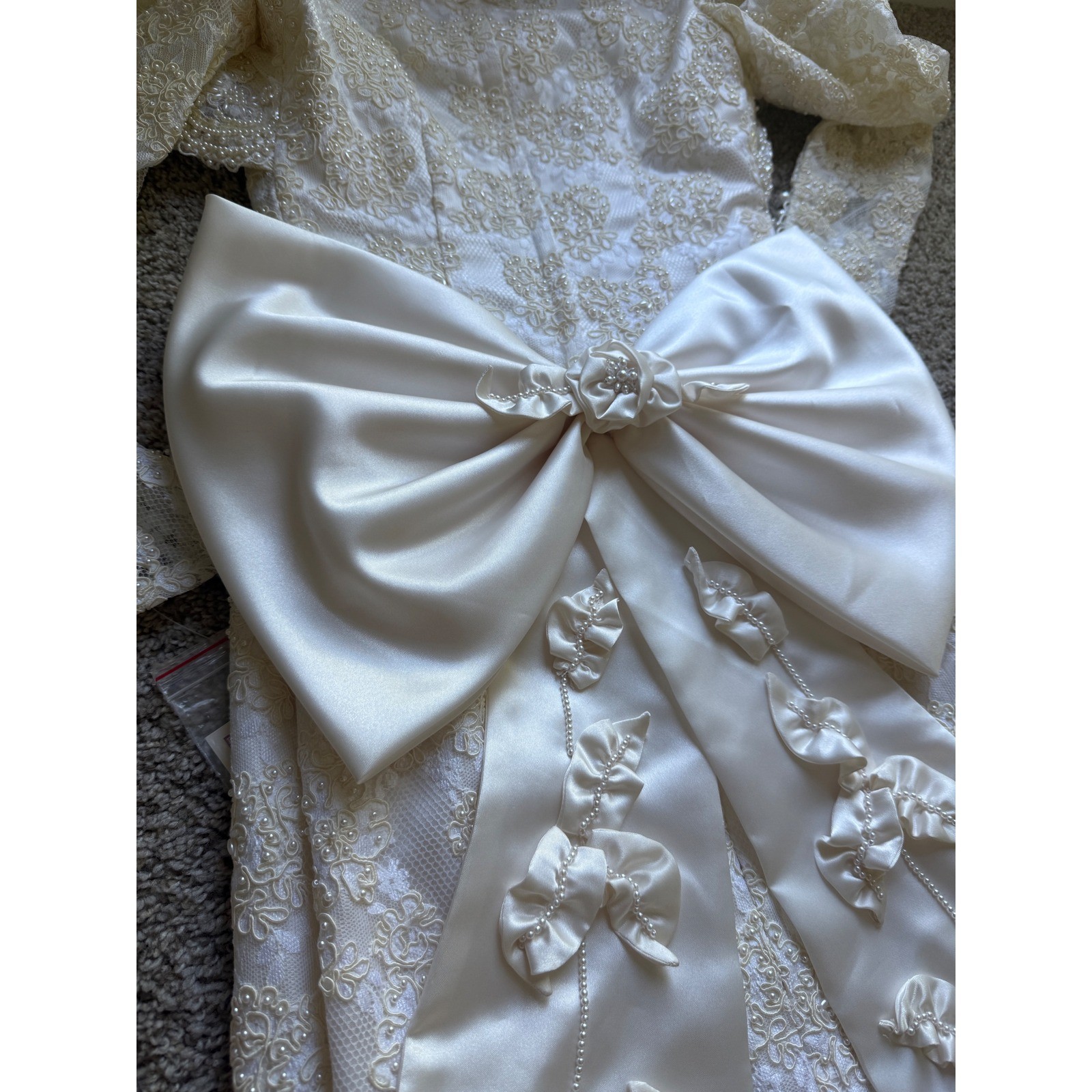 Vintage 90s Bridal Gown Alencon Lace Beaded Trumpet Wedding Dress XS/S coquette