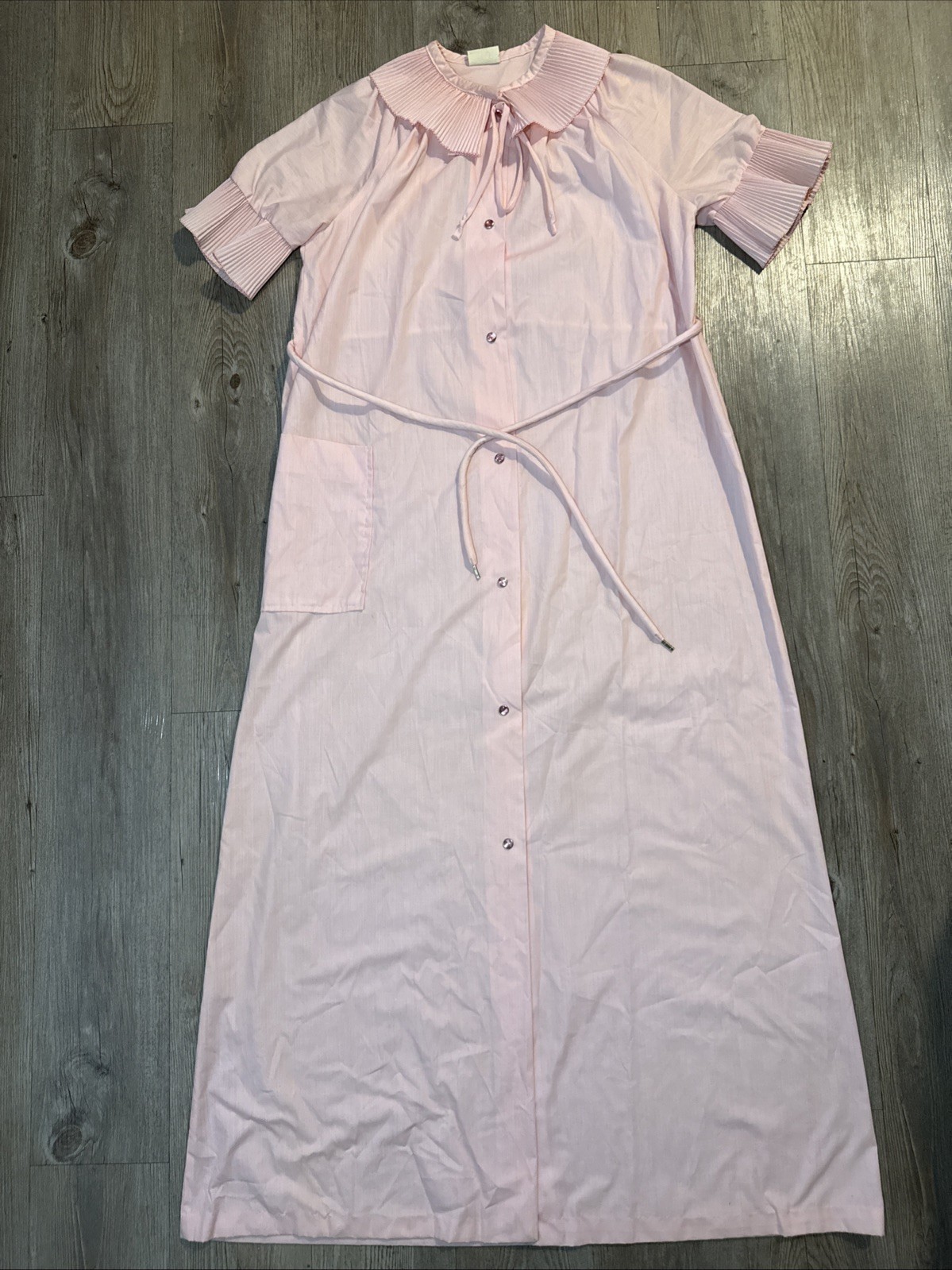 Vintage Pink House Dress Pearl Snap Robe Pleated Collar & Sleeves Size 12 1970’s