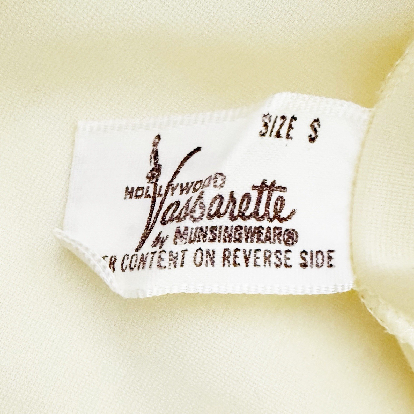 HOLLYWOOD VASSARETTE Lace + Nylon Nightgown Robe Peignoir Set Yellow – S Small