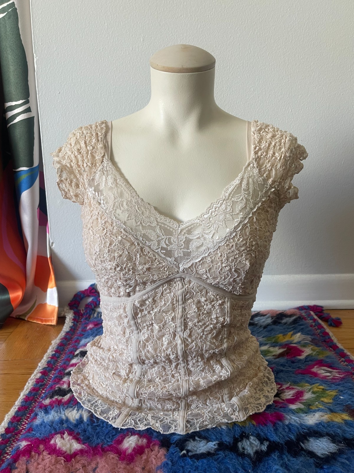 Vintage Y2K New York & Company Ivory Ruched Lace Sweetheart Corset Style Top XS