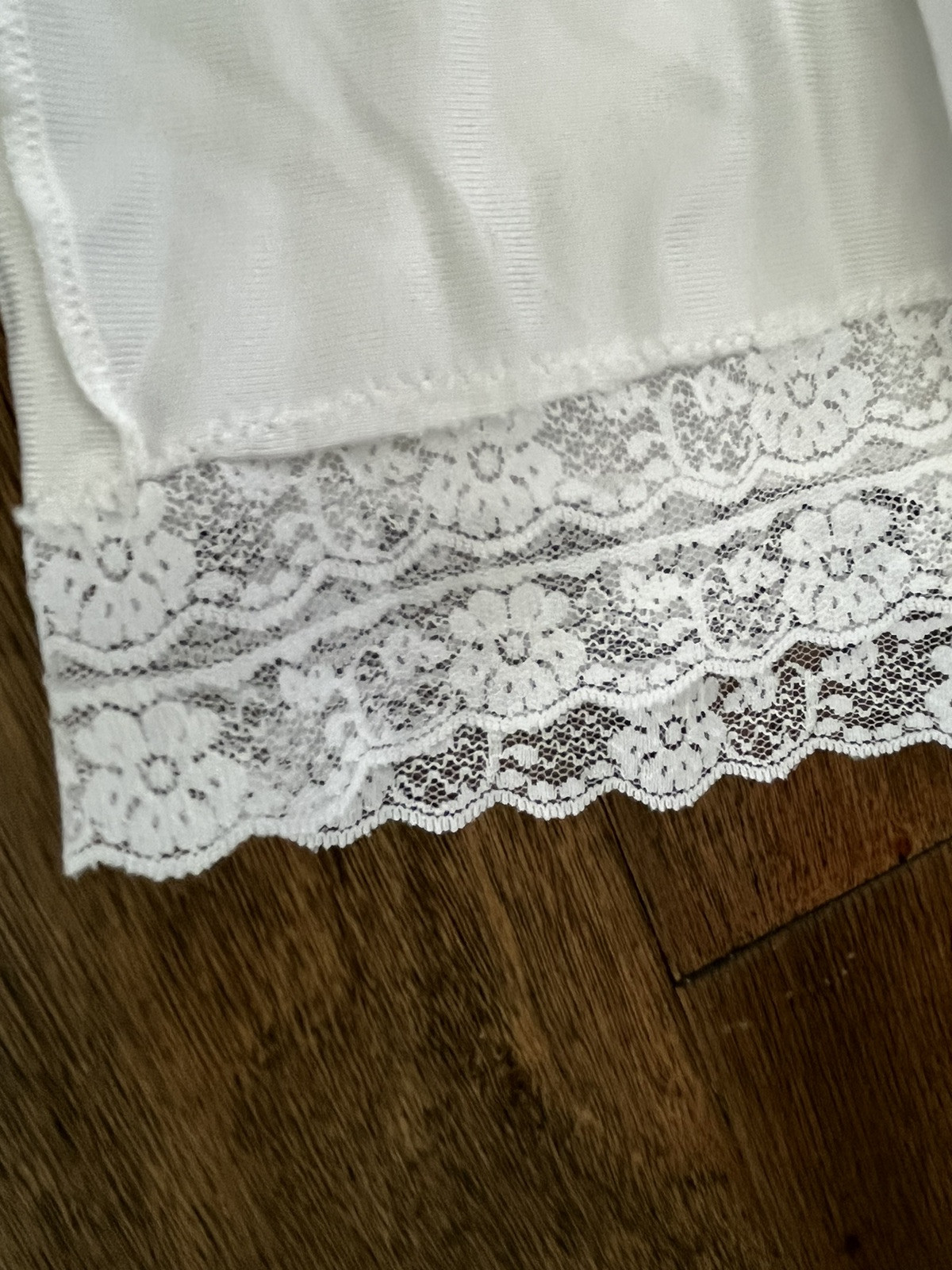 Vintage Medium 28″ Long Half Slip 100% Antron III Nylon