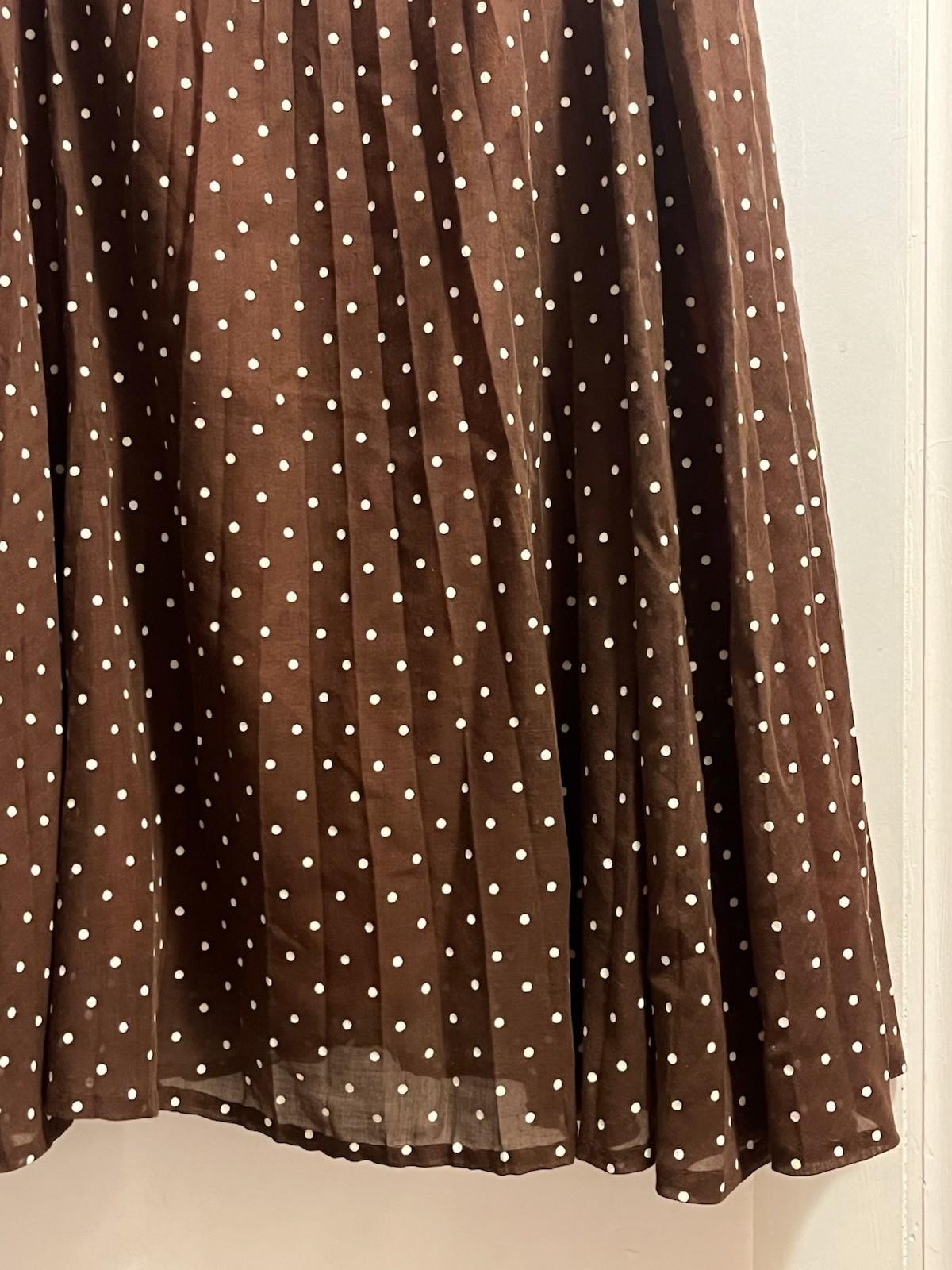 Vtg 1960’s Brown With White Polka Dots Pleated Sleeveless A-Line Dress Cut Tag