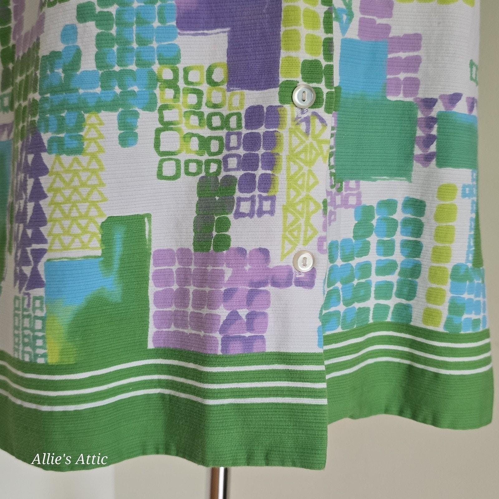 70s Vtg Button Short Sleeve Polyester Geometric Green Purple Dagger Collar Shirt